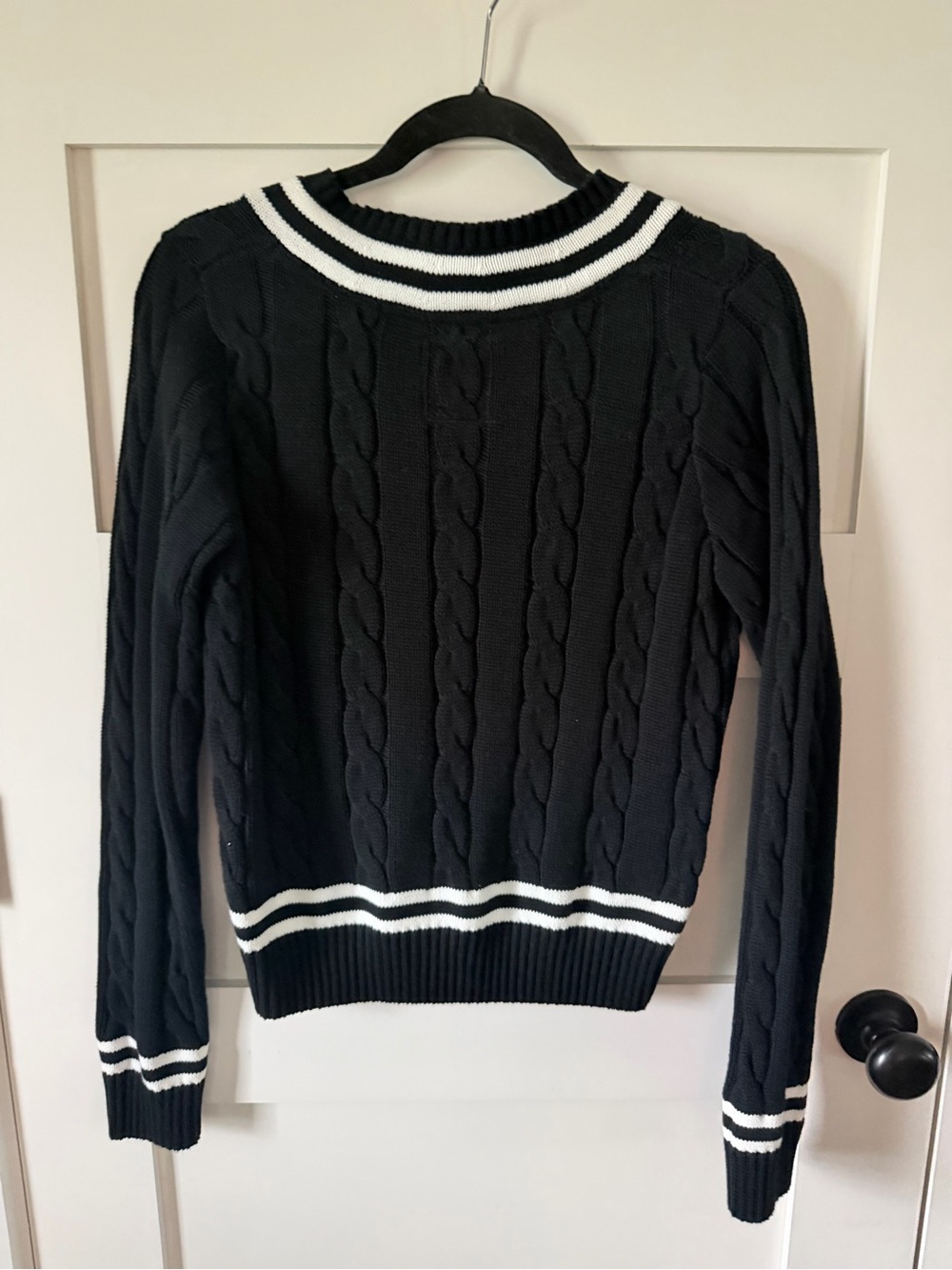 Hope & Henry Black Cable-Knit V-Neck Sweater with White Trim - Picture 2 of 2